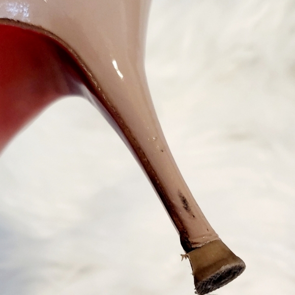 Christian Louboutin Nude Patent Pump Heels - Picture 14 of 14